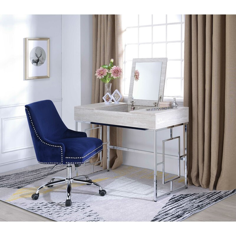 Будуарный столик