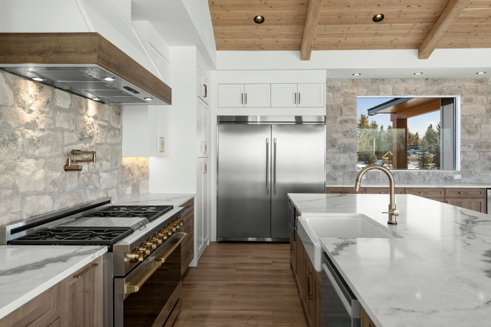 Kitchen - kitchen idea in Calgary