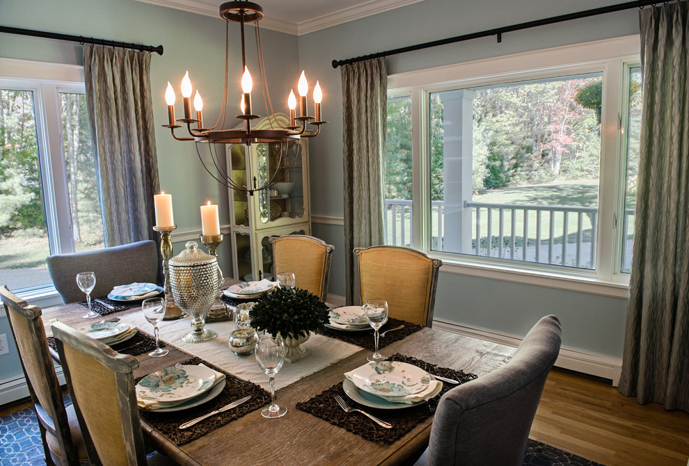 Dining room - transitional dining room idea