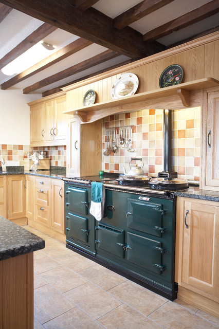 Oak Farmhouse Kitchen country-kitchen