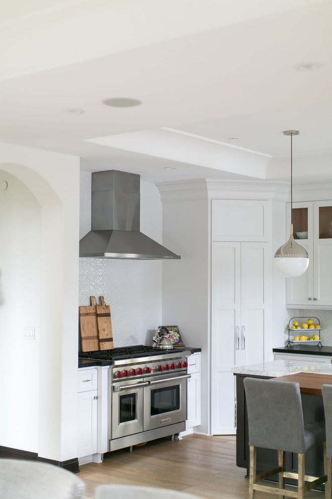 Transitional kitchen photo in Orange County