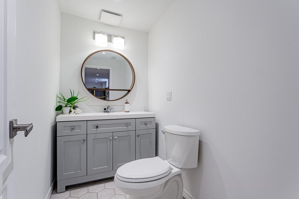 Bathroom - transitional bathroom idea