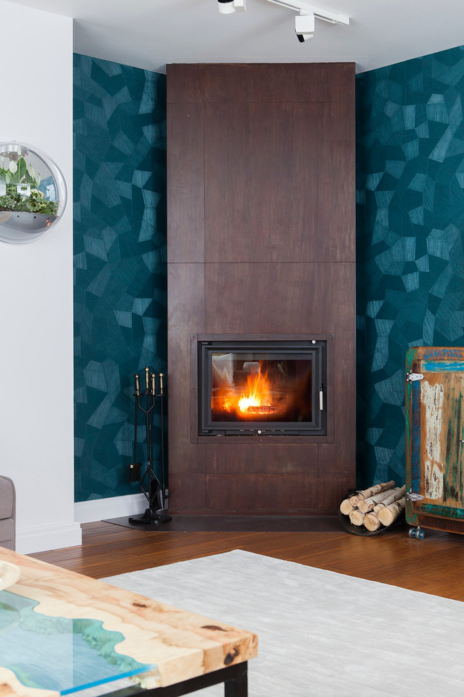 Между морем и землёй