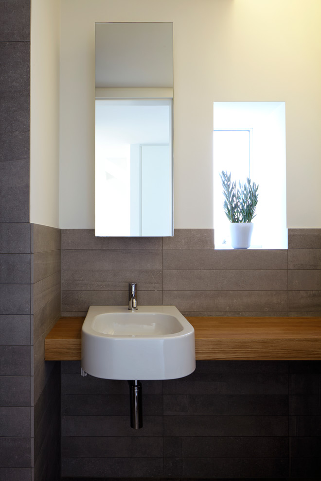 Inspiration for a small contemporary bathroom in Cologne.