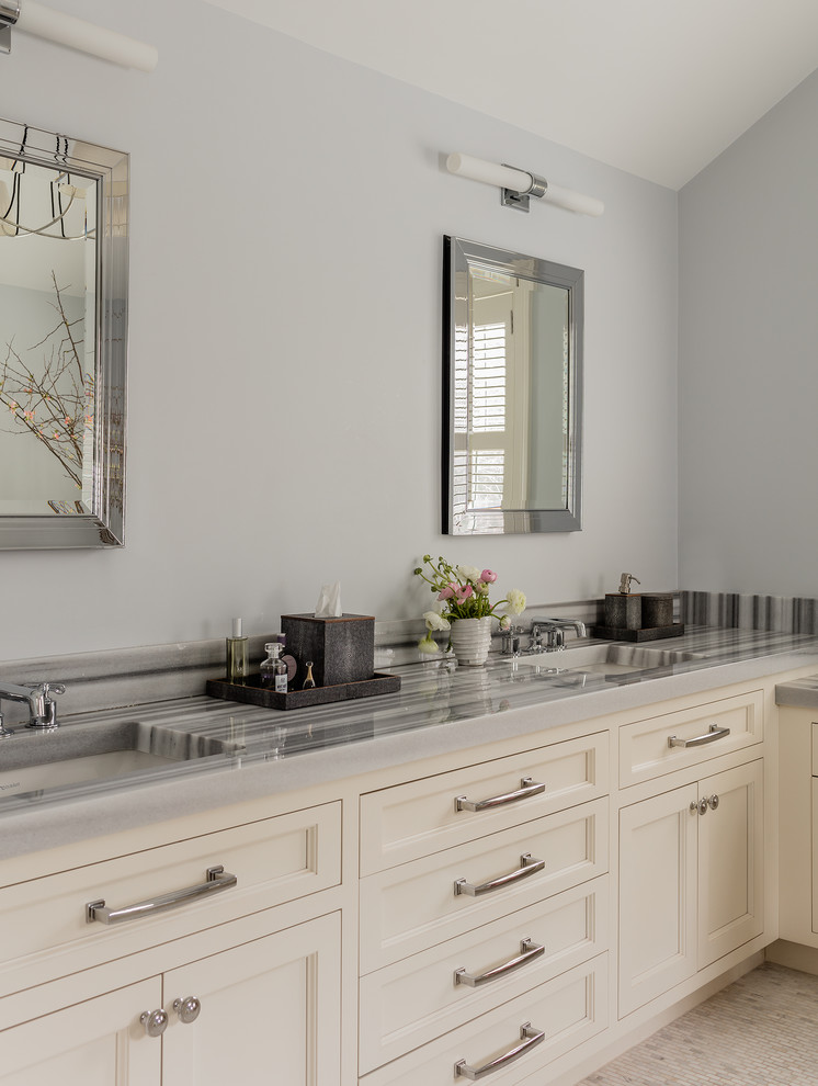 Example of a transitional home design design in Boston