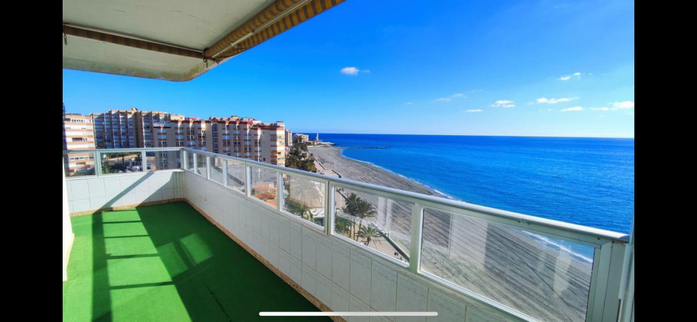 Paraíso Marítimo: Diseño de interior de una apartamento Frente al Mar