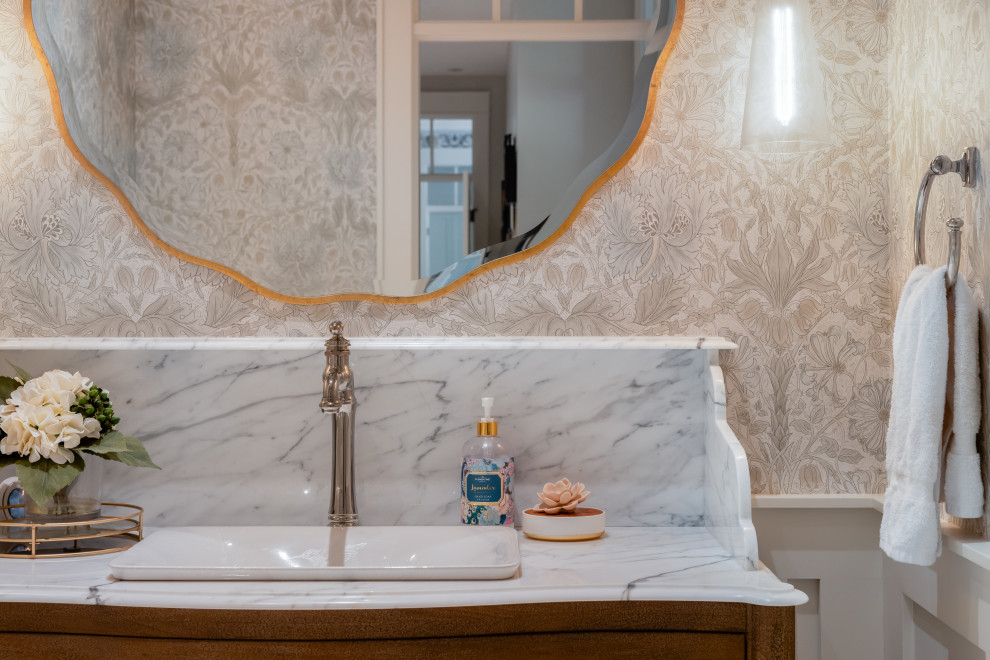 Transitional home design photo in Vancouver