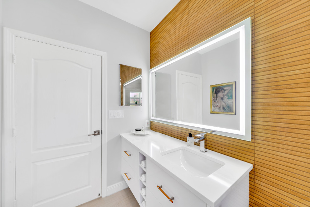 Jupiter-Bathroom