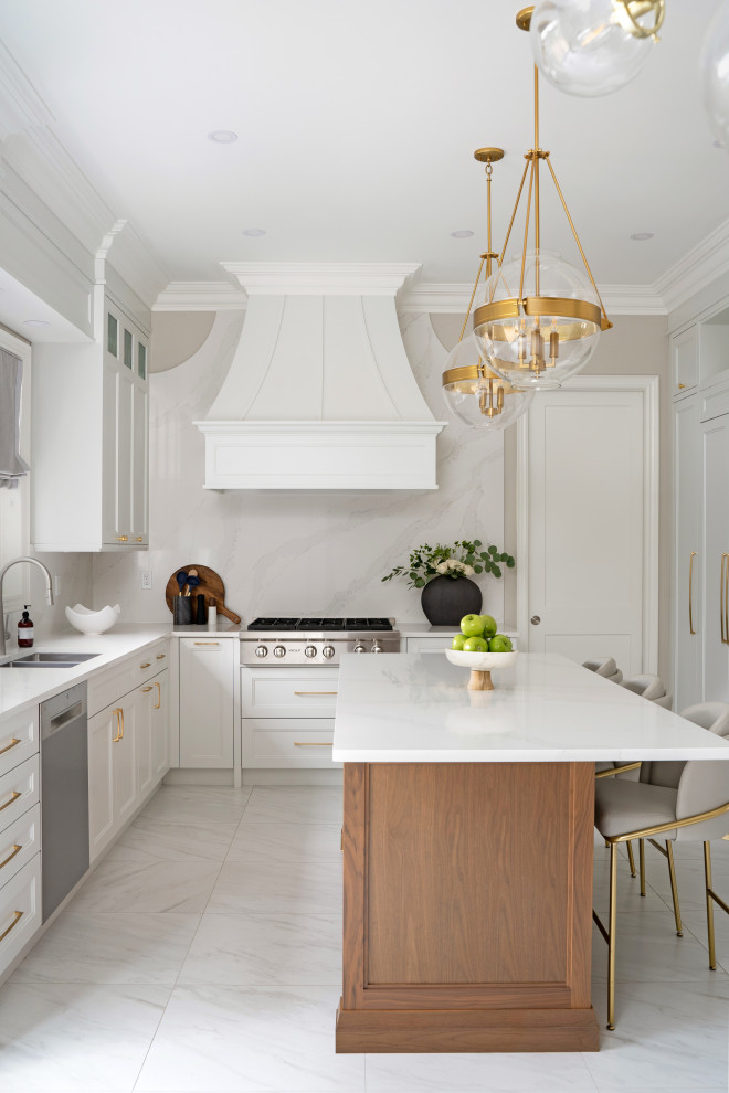 Inspiration for a transitional kitchen remodel in Toronto