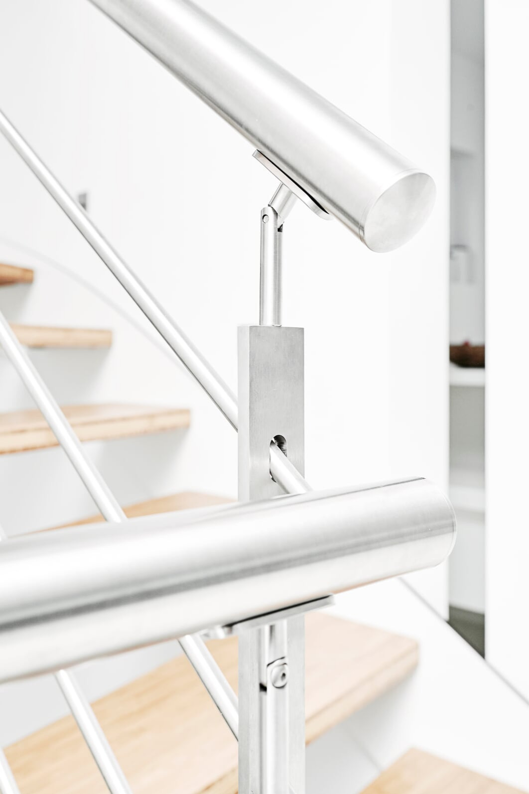 Лестница из бамбука с ограждением из нержавеющей стали