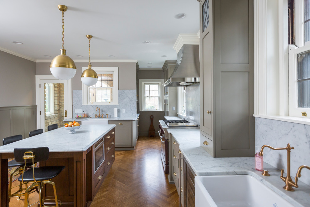 Kitchen - transitional kitchen idea in Cincinnati