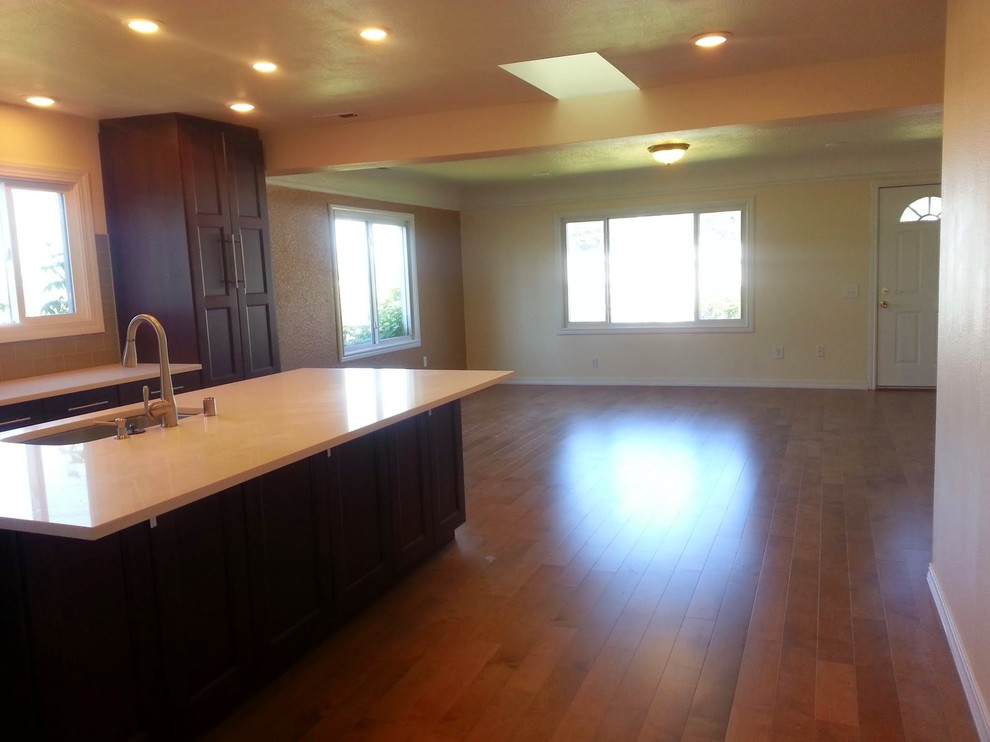 Transitional home design photo in Seattle