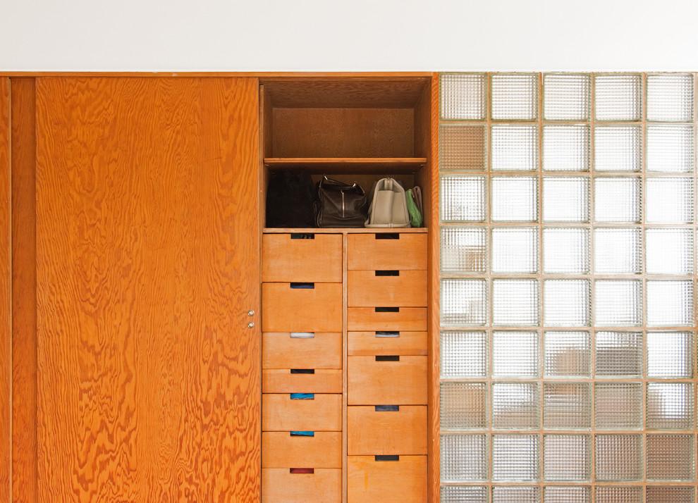 Photo of a midcentury storage and wardrobe in Los Angeles.