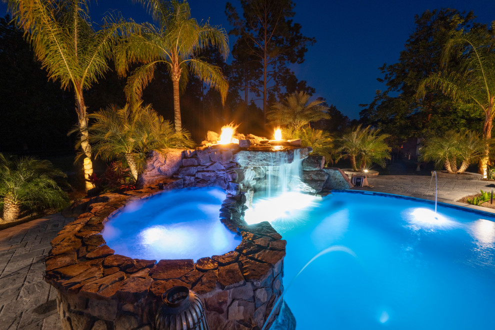 Example of a mountain style pool design in Jacksonville