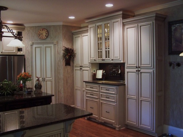 Painted And Glazed Kitchen Cabinets Traditional Kitchen