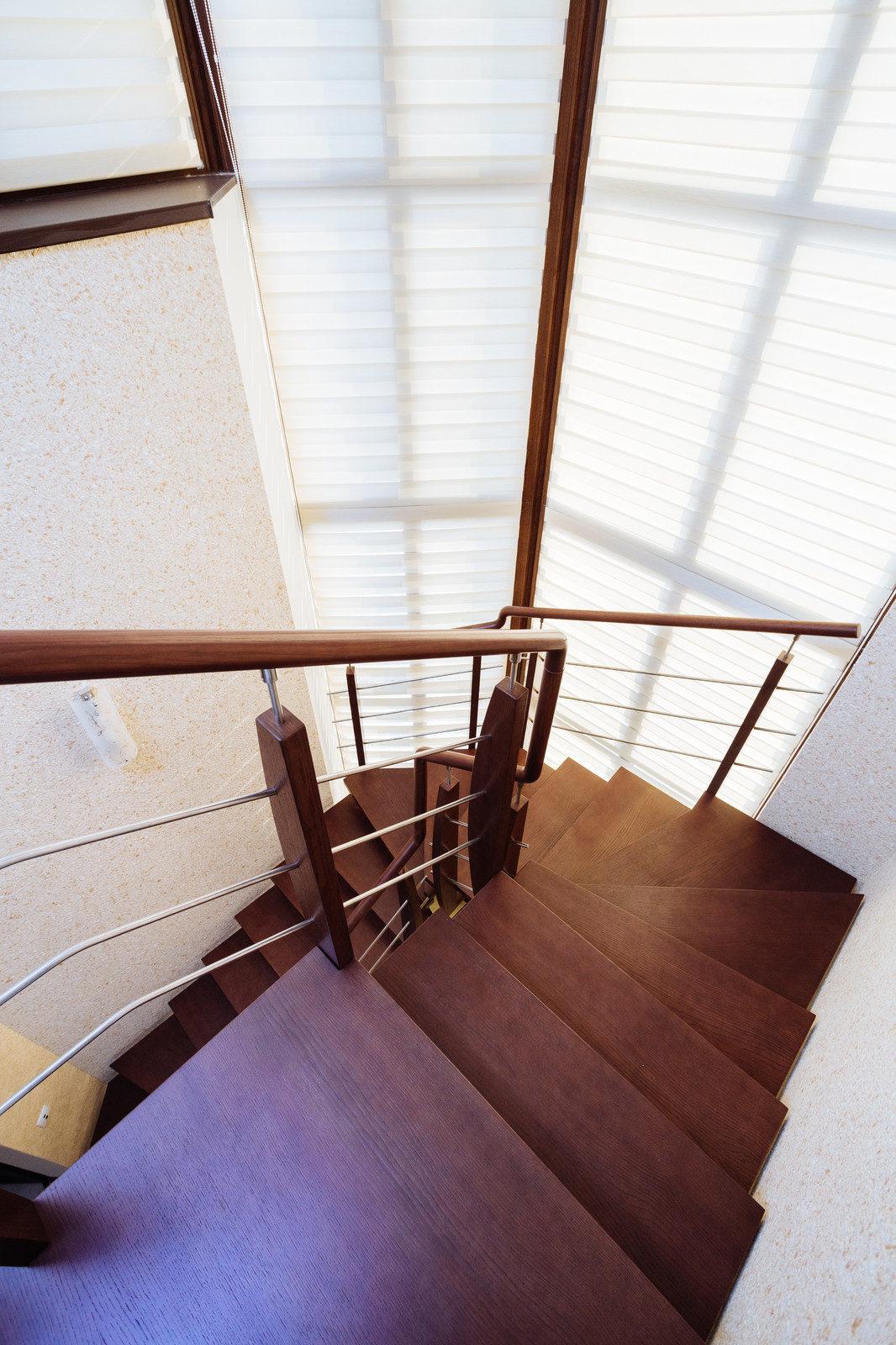 27. Лестница на двух металлических косоурах в г. Шумерля