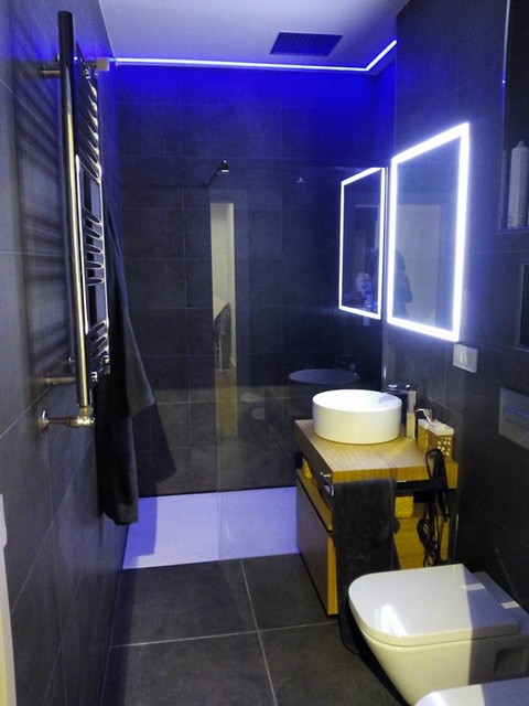 BA&Ntilde;OS contemporary-bathroom