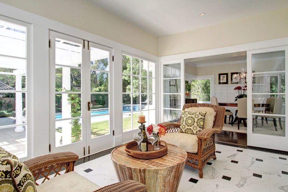 This is an example of a traditional sunroom in Los Angeles.