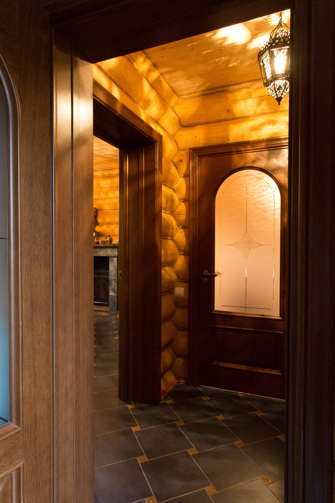 Из дальних странствий возвратясь...