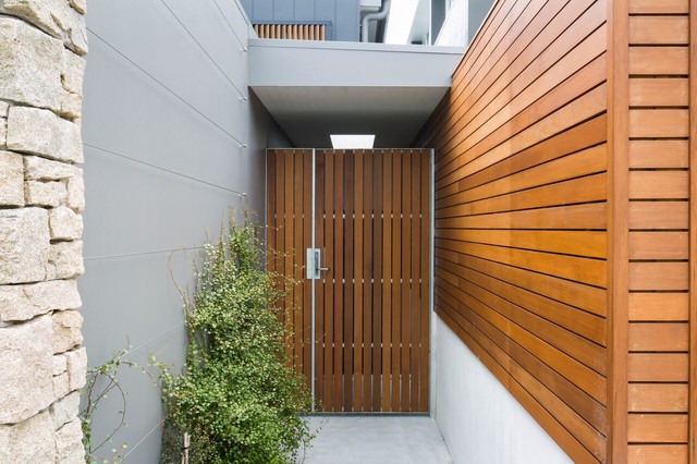 Bronte House contemporary-entrance