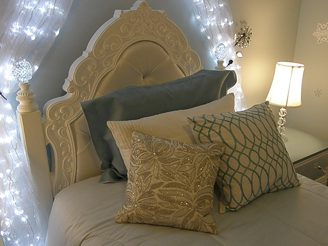 Disney Frozen Bedroom transitional-bedroom