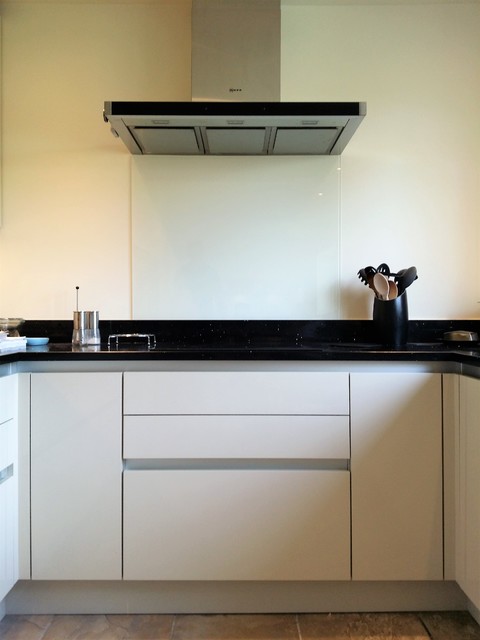 Handleless Gloss Kitchen - Skipton trendy-koekken