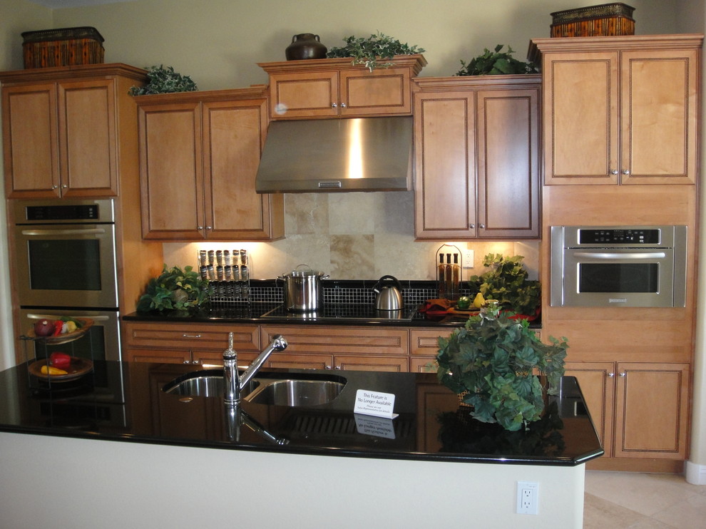 Transitional kitchen photo in Phoenix