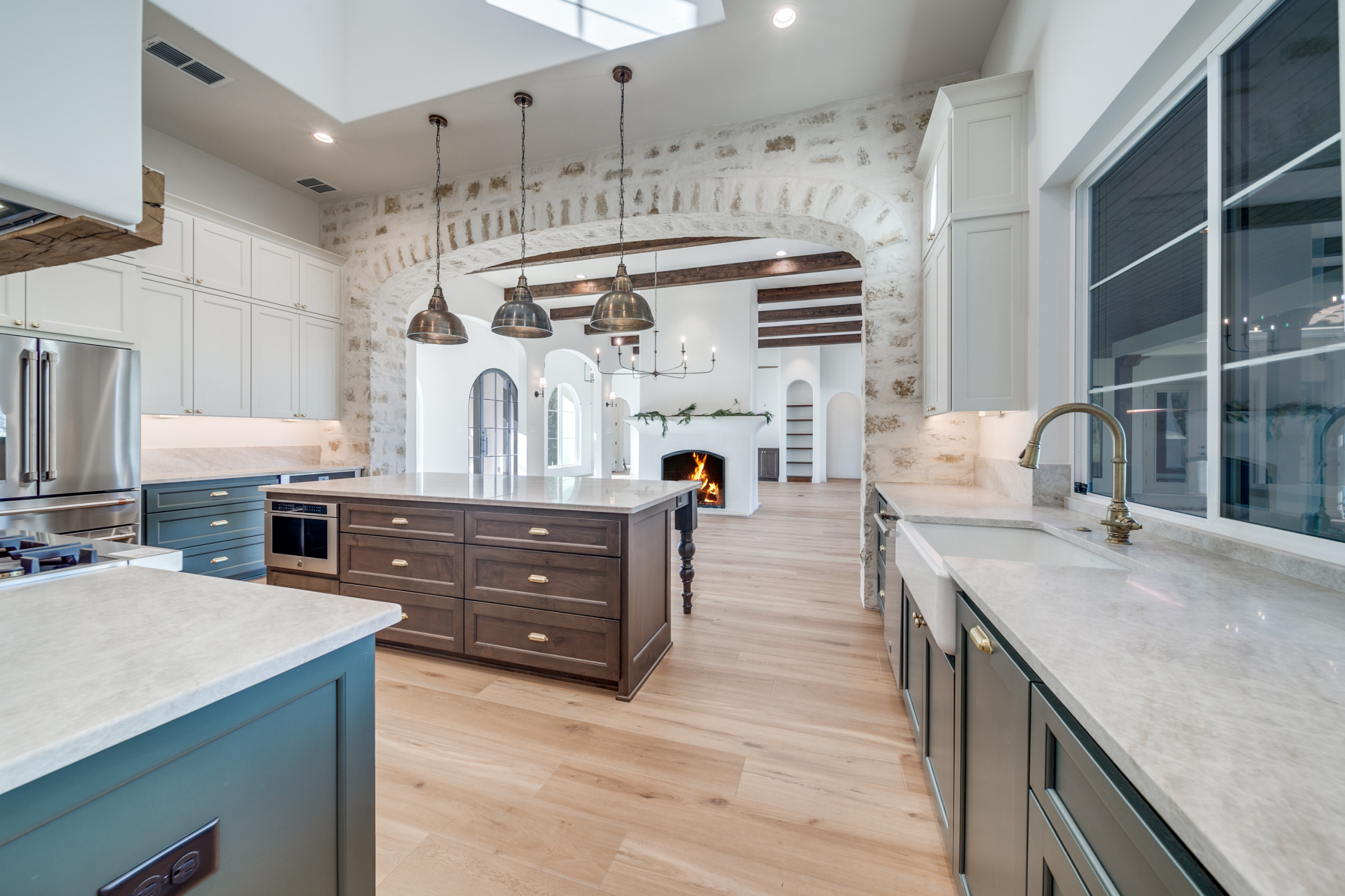 Spanish: 3,430 ft², 4 BR/3.5 BA/1 ST