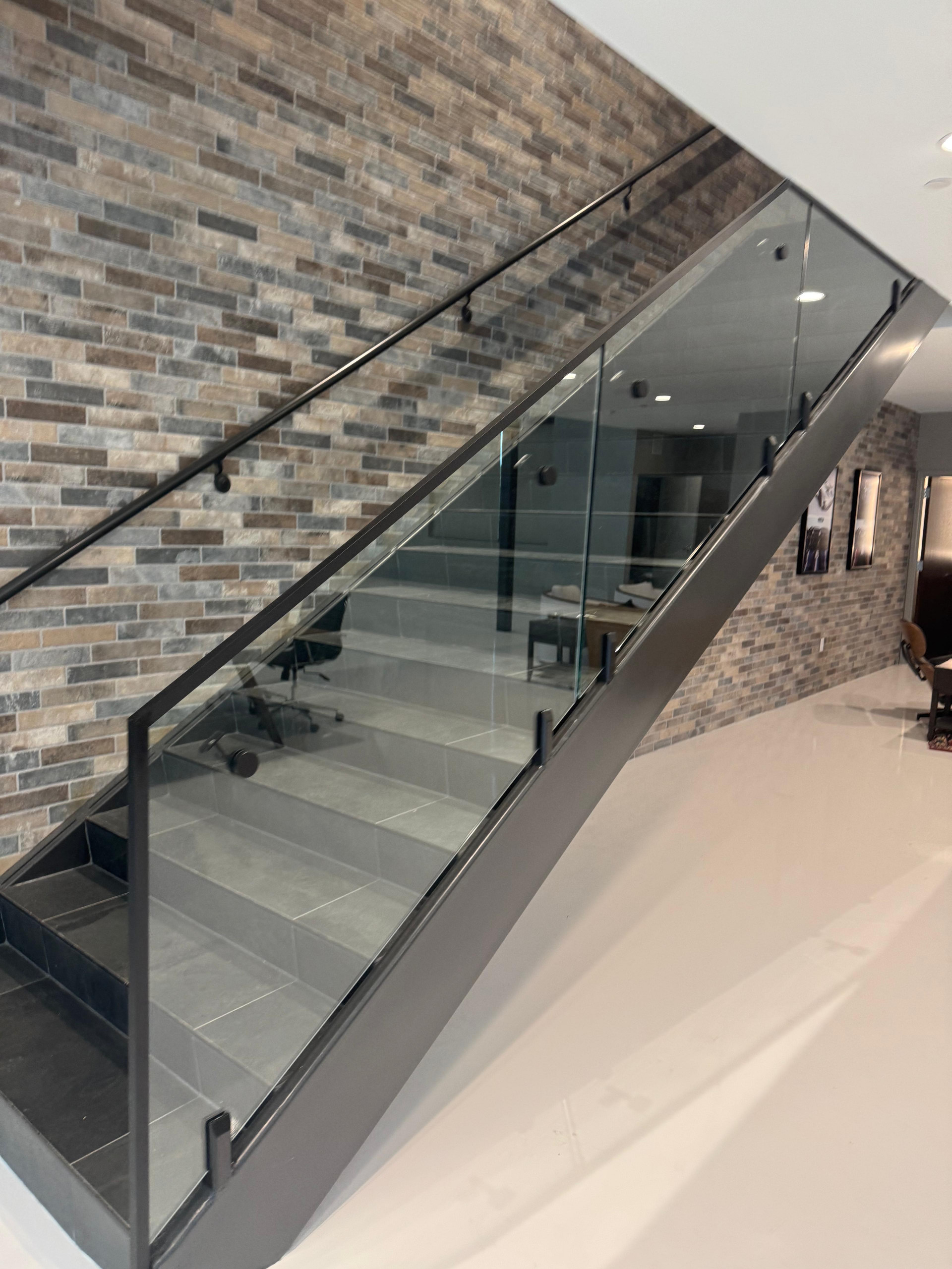 GLASS STAIR RAILING