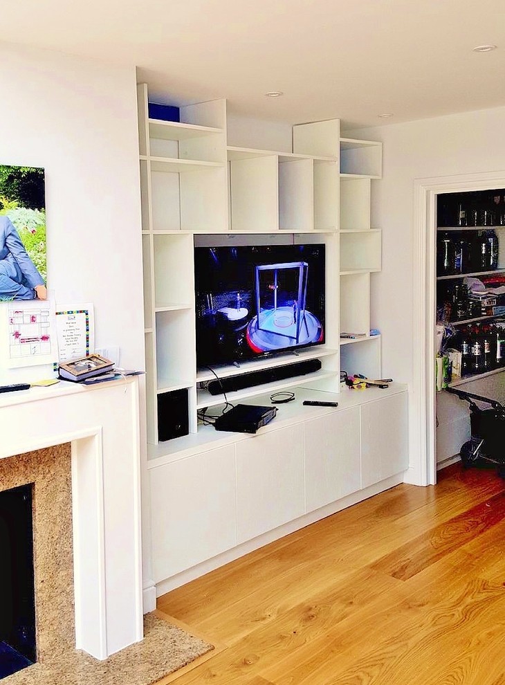 Bespoke Media Unit with Puzzle adjustable bookcases for Living room