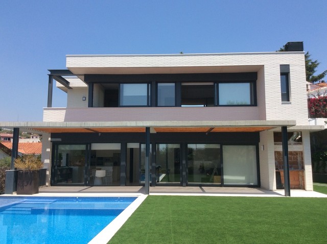 Cocina en casa de nueva construcci&oacute;n en Masnou coastal-exterior