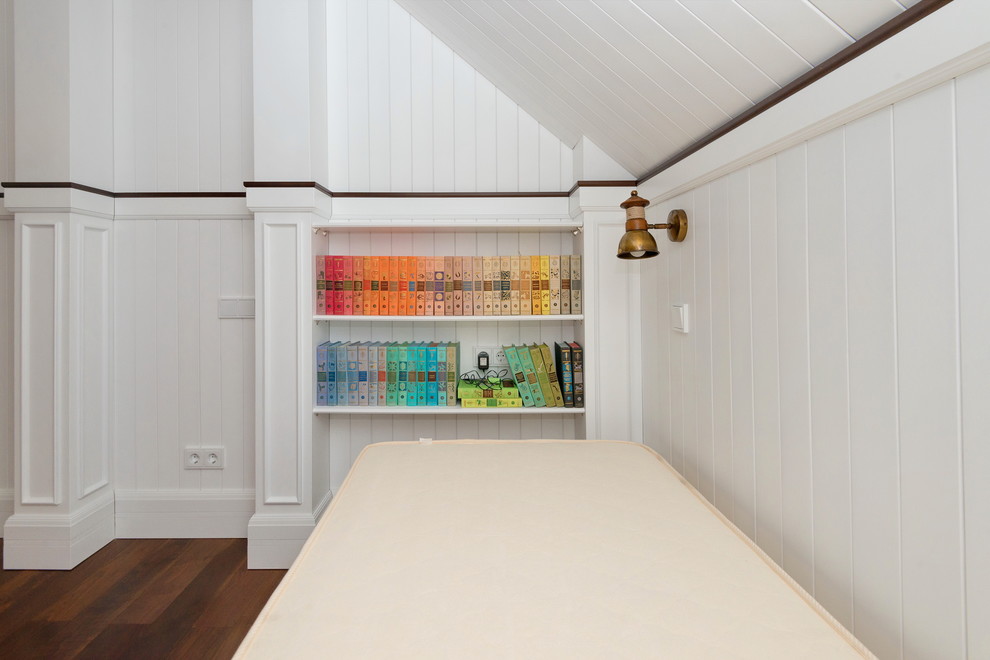 Мебель предметы интерьера в загородном доме.