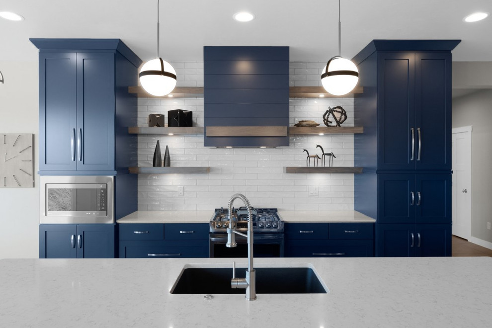 Kitchen - transitional kitchen idea
