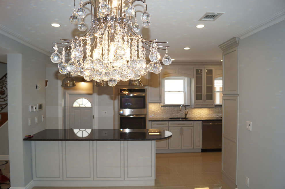 Transitional kitchen photo in New York