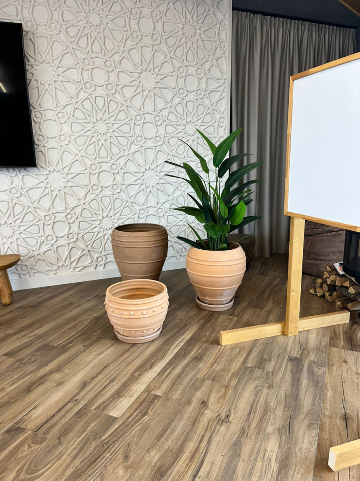 Горшки под деревья для конференц-зала частной усадьбы