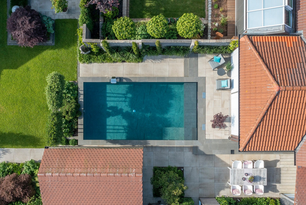 Natursteinpool als Designelement Contemporary Landscape Other