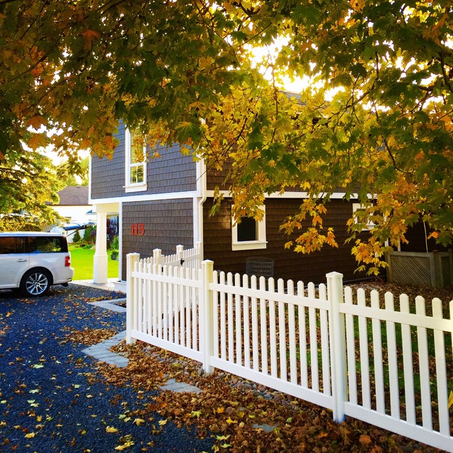 the beach house front yard coastal-exterior