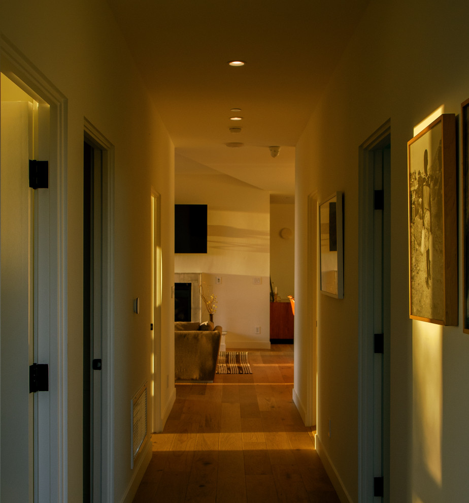Entry Way / Hallway