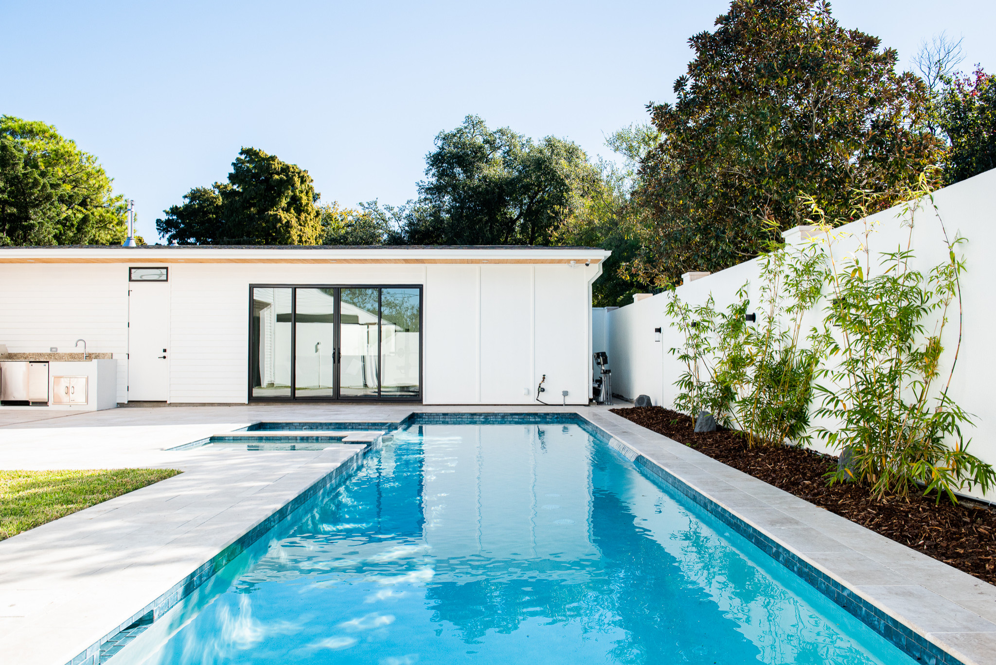 Side Courtyard Cabana