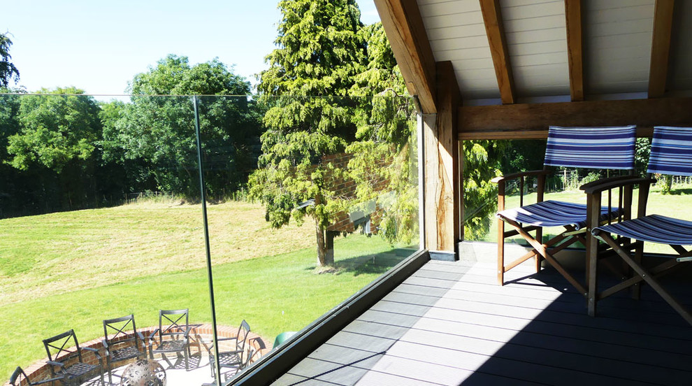 Inspiration for a classic balcony in Oxfordshire.