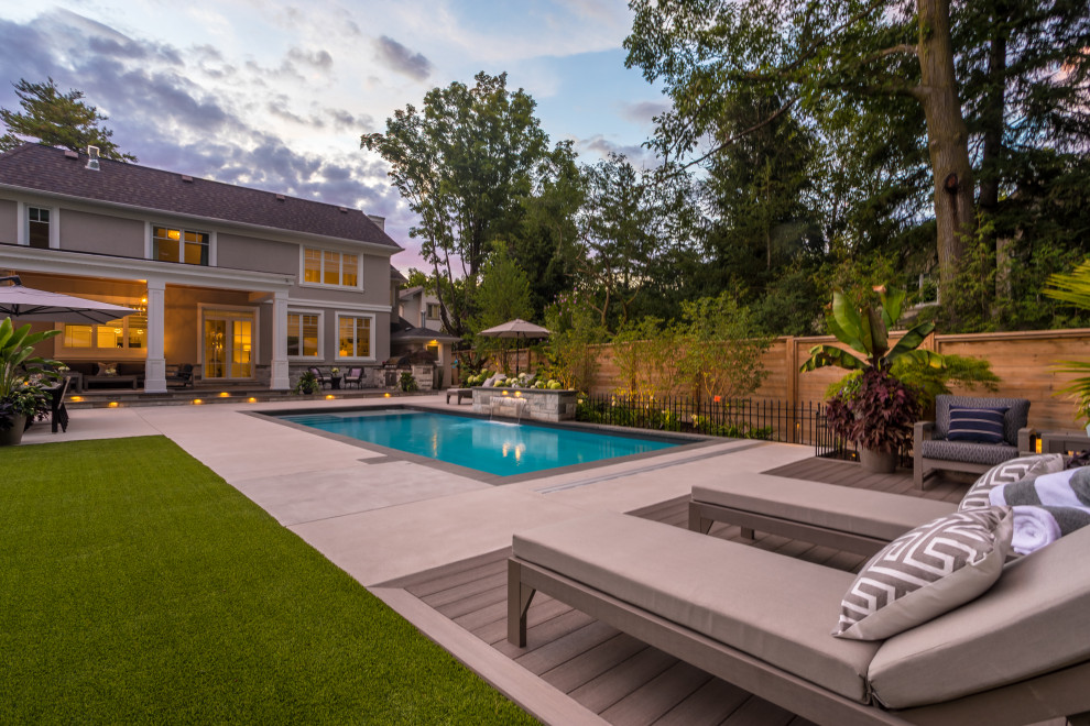 This is an example of a mid-sized transitional landscaping in Toronto.