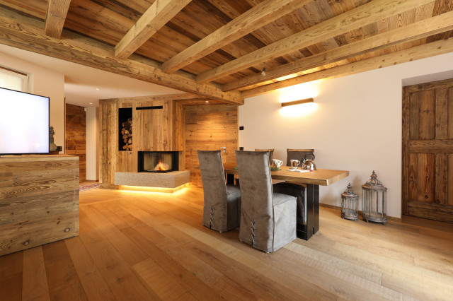 Casa La Saxe rustic-dining-room