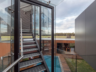 ガラスハウス 階段付き 中型 おしゃれなオープン階段 (ガラスフェンス) の画像 75選 - 2025 年 12月