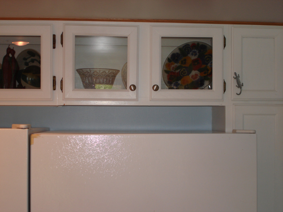 Space Saving Built Kitchen Cabinets