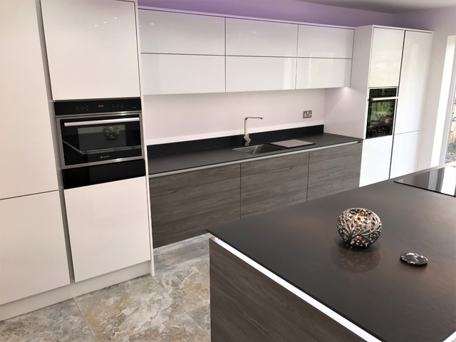 Contemporary Open Plan Breakfasting Kitchen contemporary-kitchen