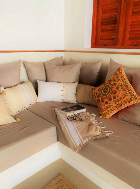 KOH PHANGAN tropical-living-room