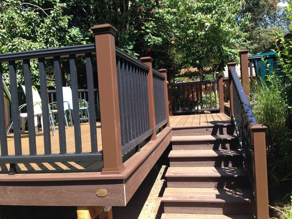 Deck - traditional deck idea in Portland