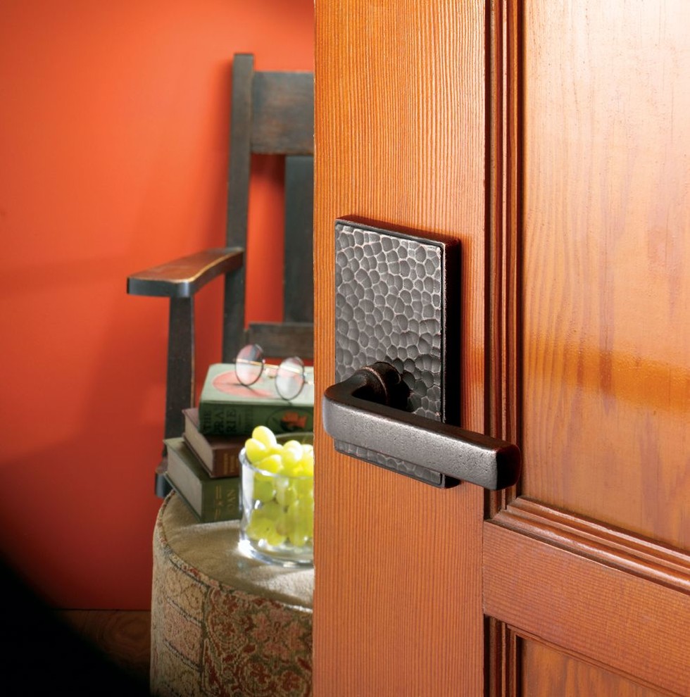 Example of a mountain style entryway design in Chicago