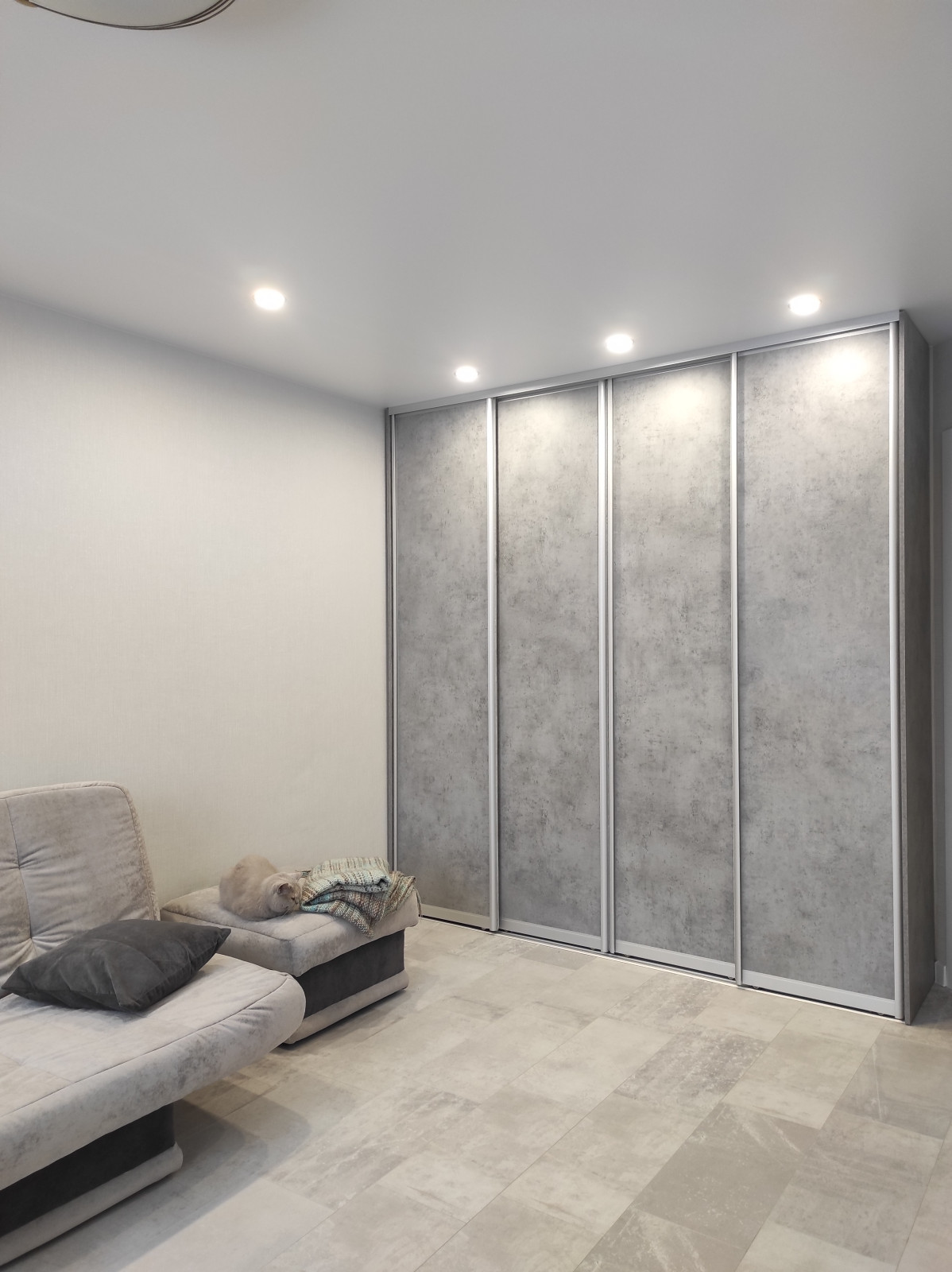 Проект интерьера квартиры "Снежная королева"