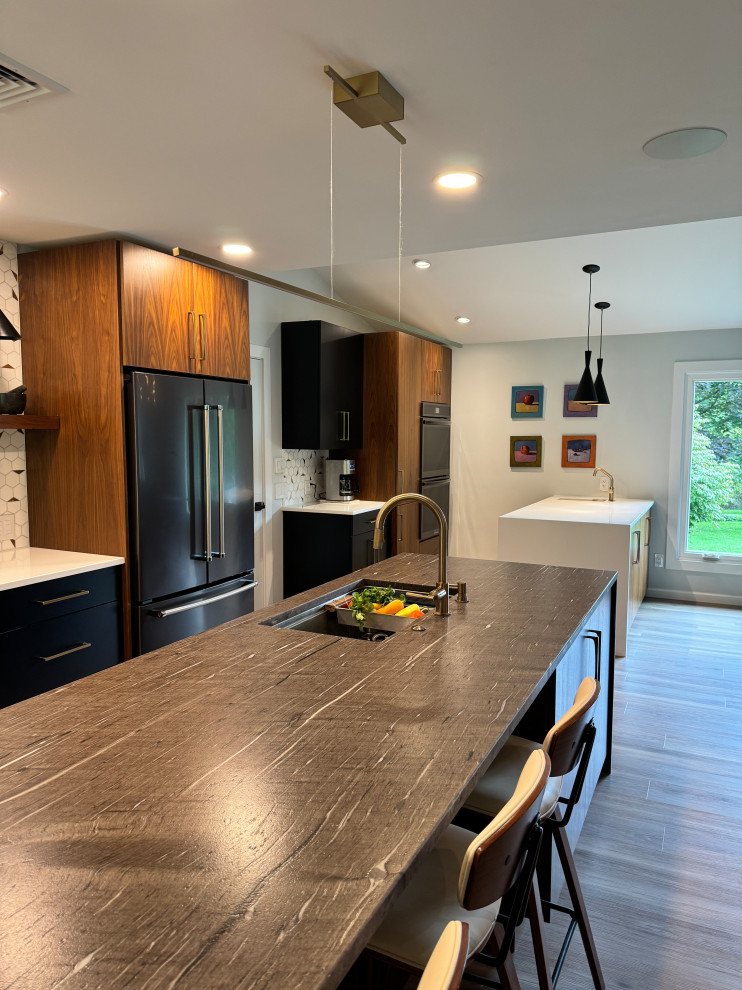 Kitchen with two islands